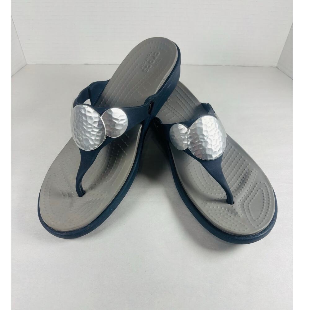 Crocs Sanrah Hammered Circle Wedge Flip Sandals Gray w/Silver Accents Size 10